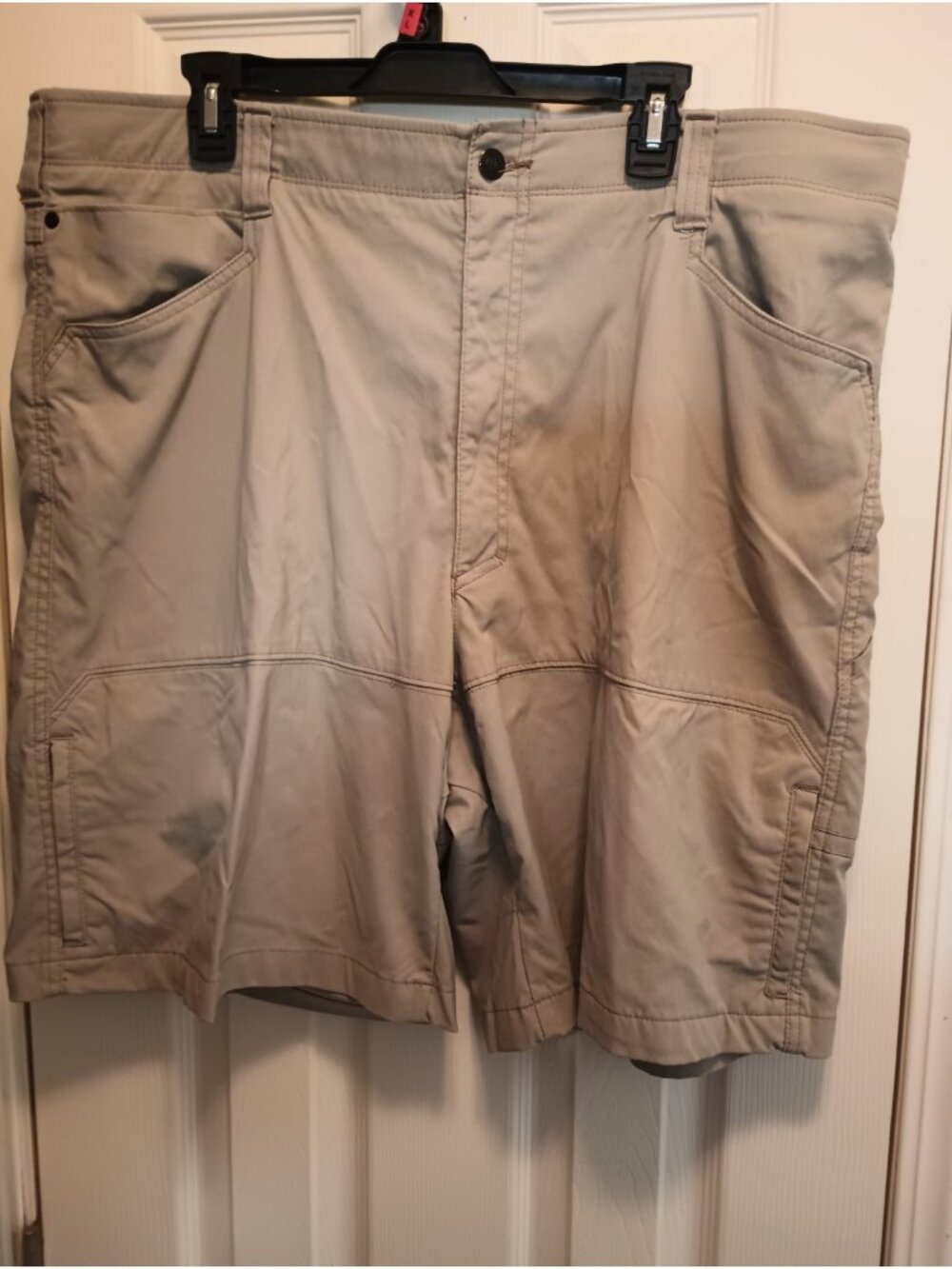 WRANGLER PERFORMANCE UTILITY SHORTS 42 BEIGE